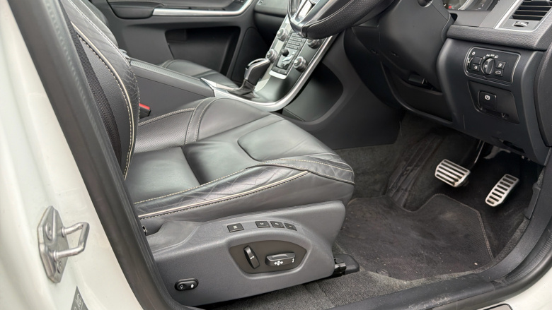 Volvo Xc60 D4 [190] R DESIGN Lux Nav 5dr Diesel Estate